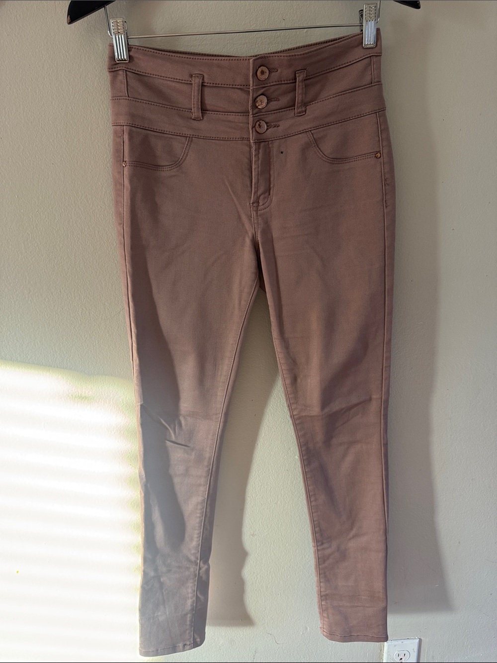 Tinseltown Skinny High-Rise Pants in Mauve